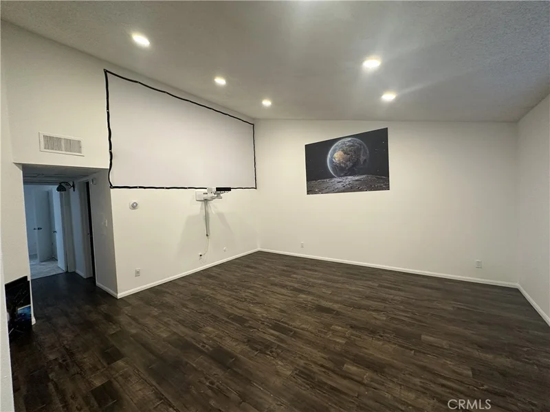 5500 Lindley 222