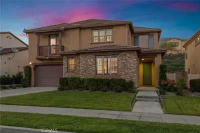 885 E Manresa photo 2
