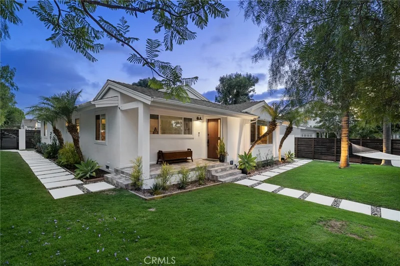 299 Mesa Drive, Costa Mesa, CA 92627