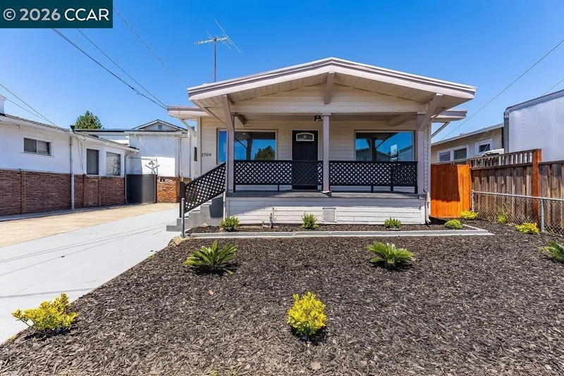 1709 Auseon Ave, Oakland, CA 94621