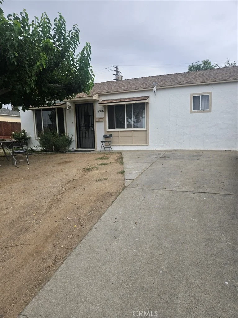 1206 Crawford, Bakersfield, CA 93305