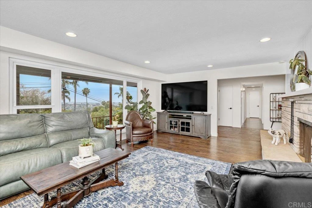 Photo 6 of 1248 Alta Vista Drive