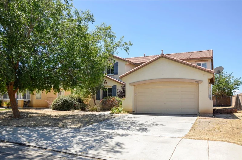 1040 E Avenue K11