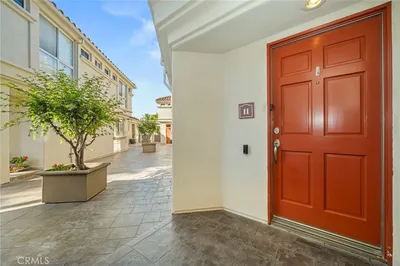 2101 E 15th 11