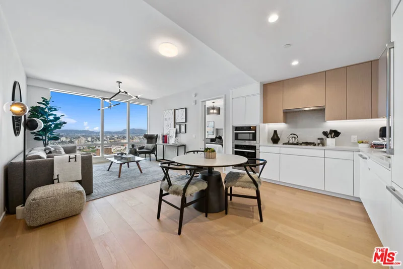 877 Francisco Street 2707, Los Angeles, CA 90017