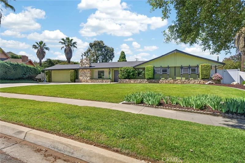 114 Anita Court, Redlands, CA 92373