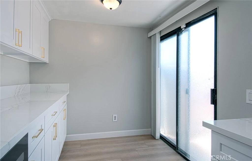 Interior 4