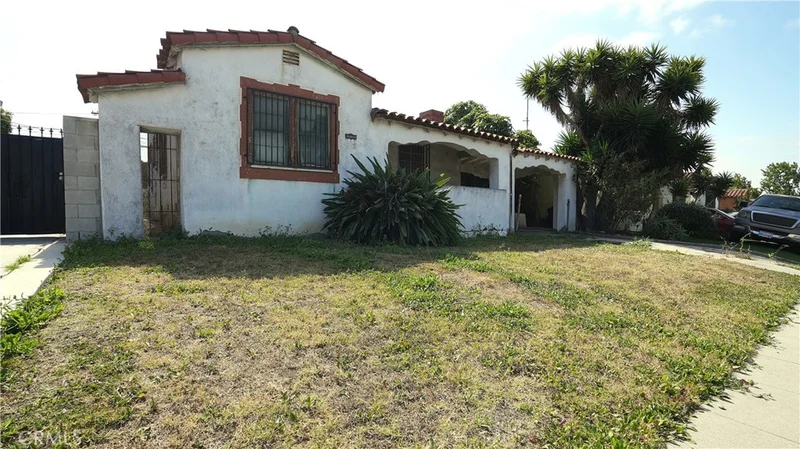 10504 S Manhattan, Los Angeles, CA 90047