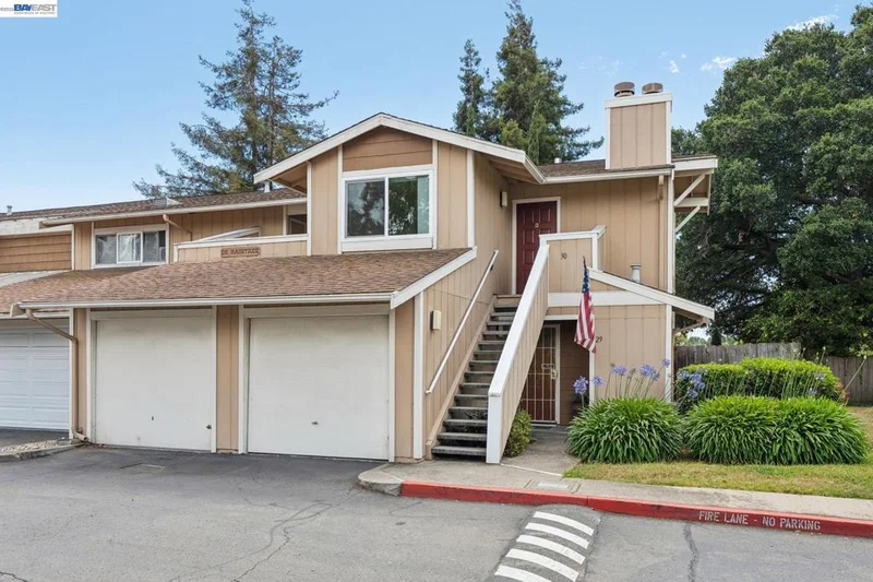 26 Raintree Ct 30, Hayward, CA 94544
