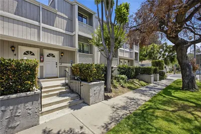 965 E Del Mar 3