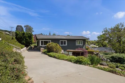 714 Clubhouse Drive photo 2