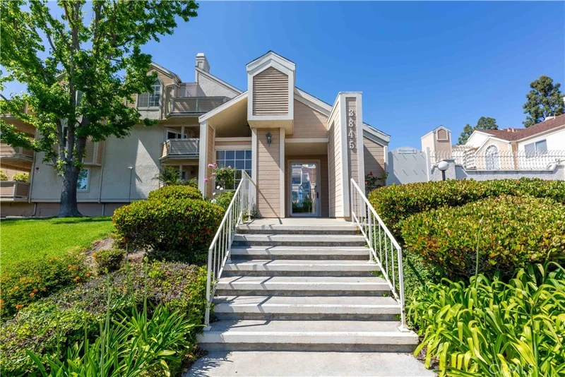 3845 Farquhar Avenue 309, Los Alamitos, CA 90720