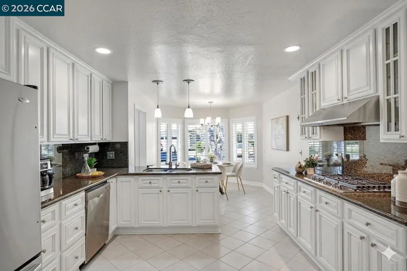 2415 Crestline Rd, Pleasanton, CA 94566