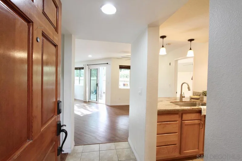3021 Golden Oak Way photo 2