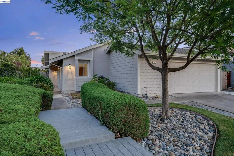 86 Snyder Way