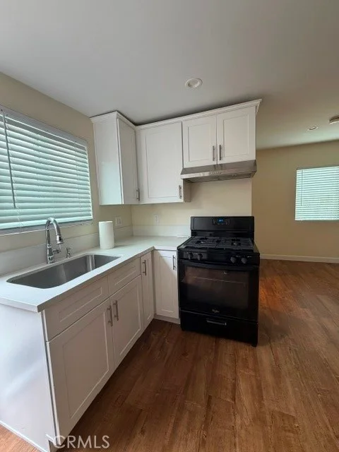 1358 E HARVARD Street A photo 2