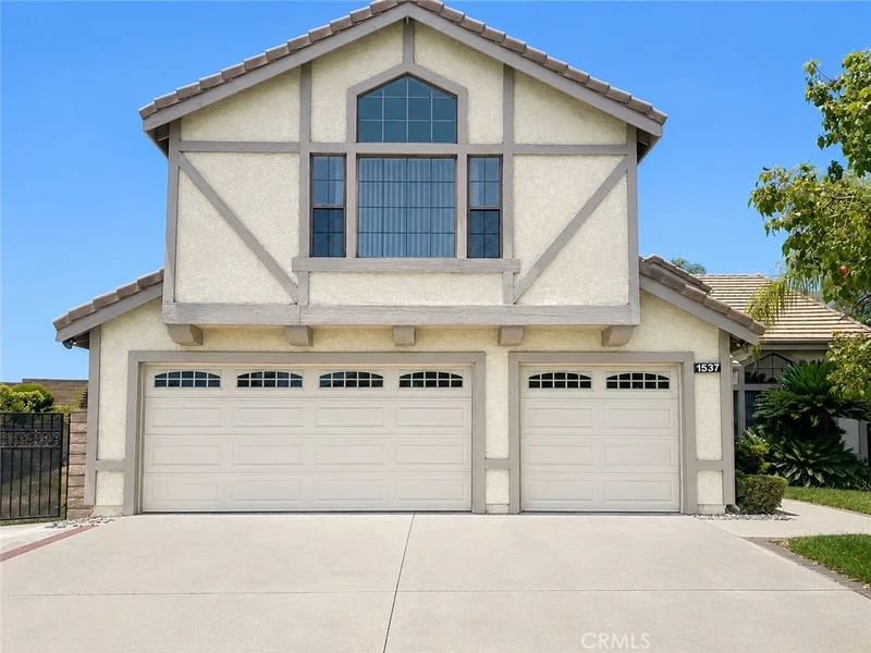 1537 Grandview