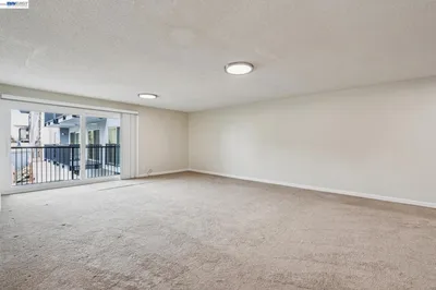 960 Shorepoint Ct 120 photo 2