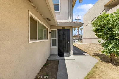 2004 Palm Avenue photo 2