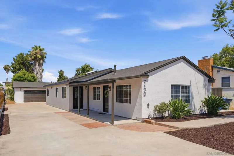 2438 Washington St., Lemon Grove, CA 91945