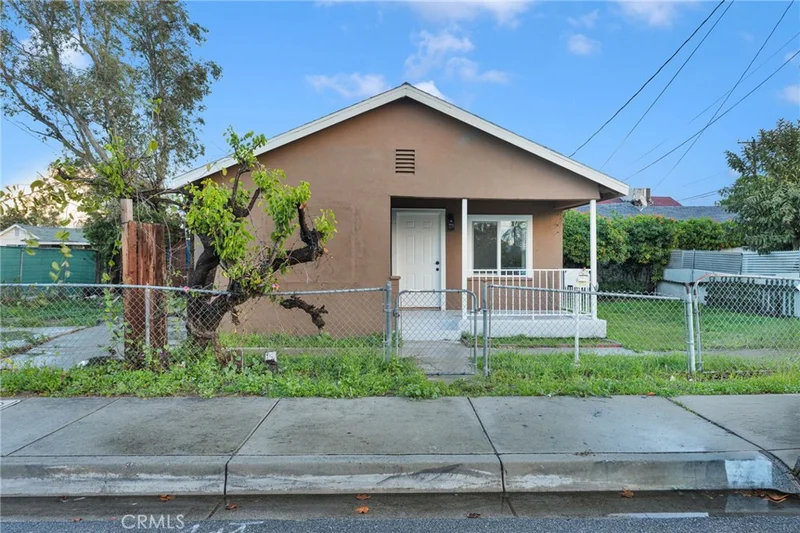 659 S 7th Street photo 2