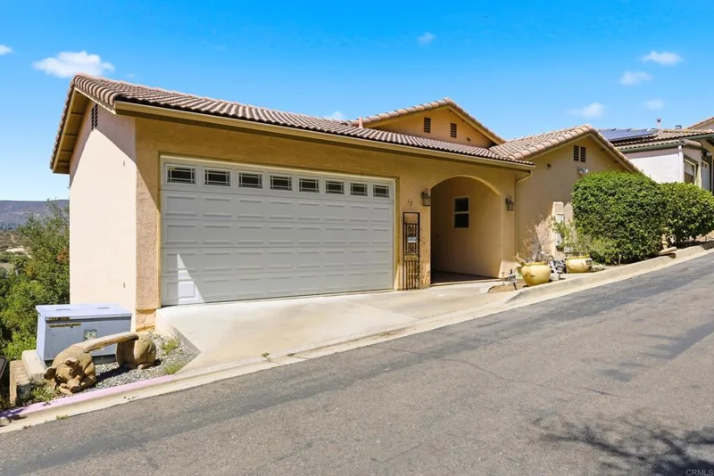 15615 Vista Vicente Drive 17, Ramona, CA 92065
