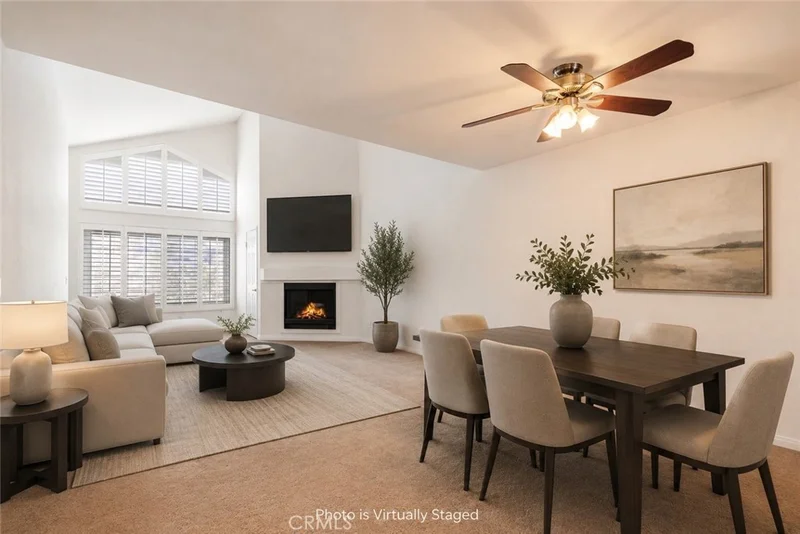 5530 Owensmouth Avenue 324, Woodland Hills, CA 91367