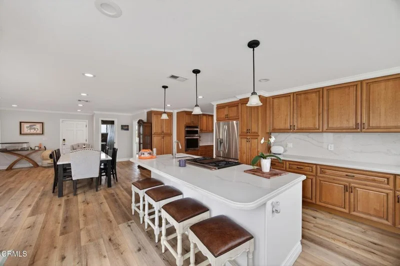 Photo 2 of 2166 Bardsdale Avenue
