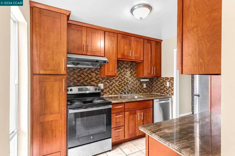 385 Jayne Ave 215