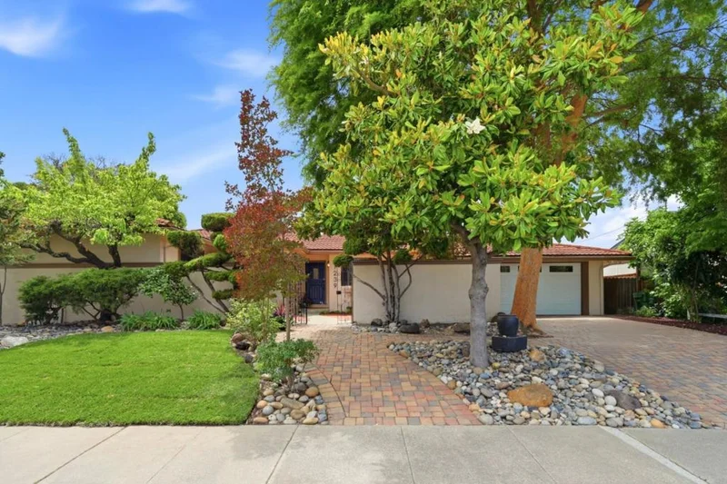 1239 Claiborne Drive