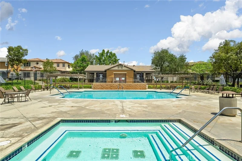 33934 Lily Road photo 2