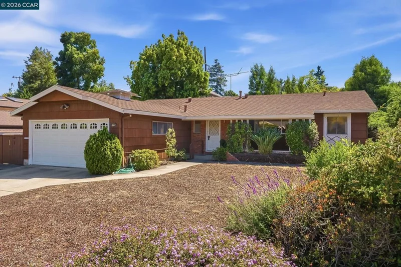 902 Glennan Dr, Redwood City, CA 94061