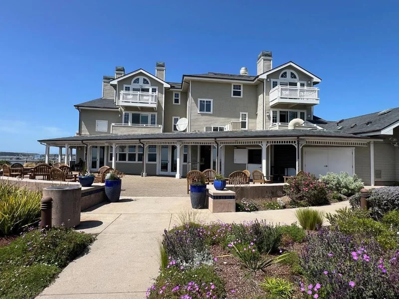 4100 Cabrillo Highway 101 photo 2
