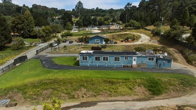 Photo 2 of 5925 Briarcliff Terrace