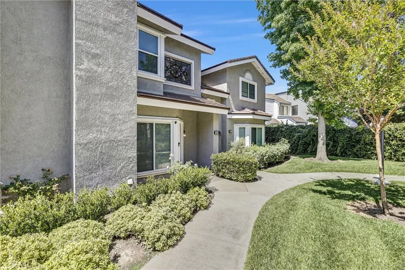 88 Greenmoor photo 2