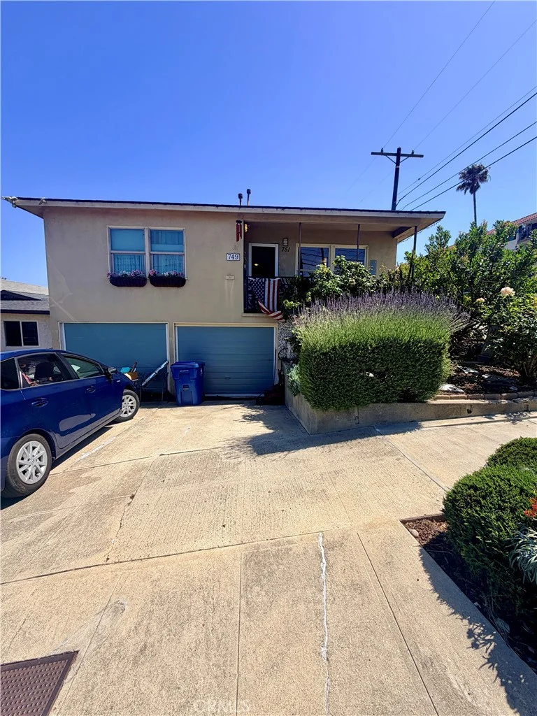 751 W 26th
