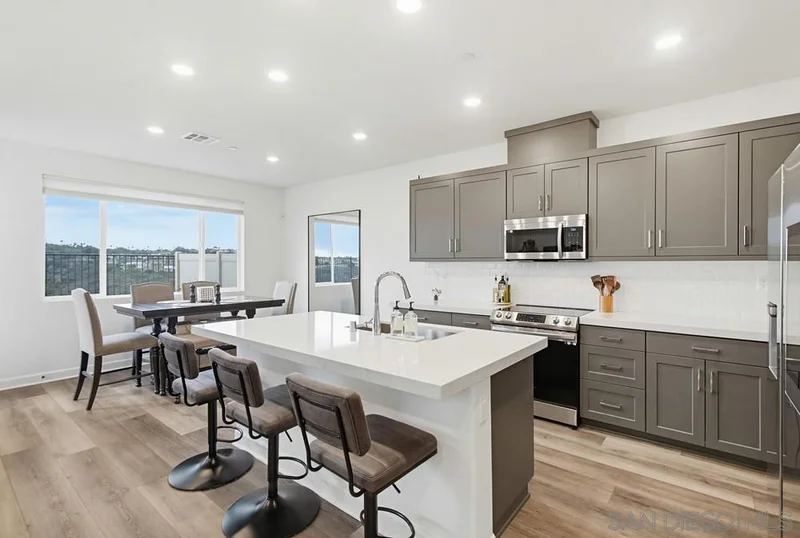 797 Mateo St. 1