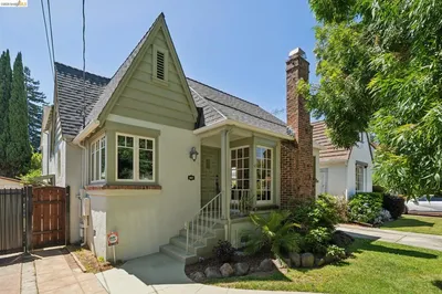 957 Lee Ave