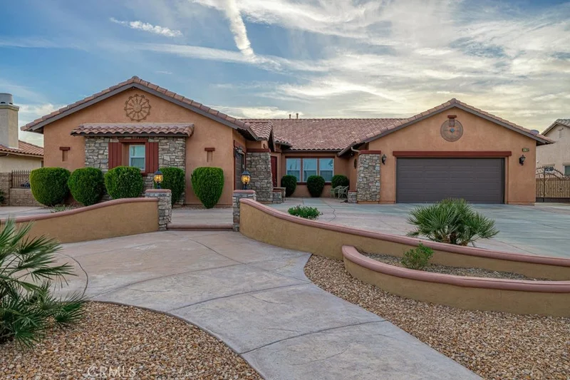 41705 Doverwood Court photo 2