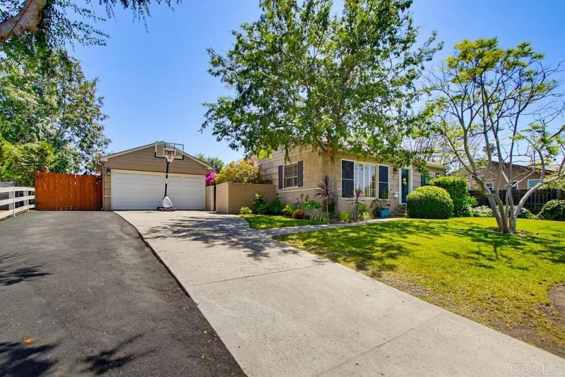 8917 Lemon Avenue, La Mesa, CA 91941