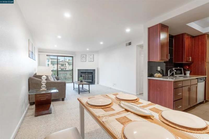 1315 A St 206