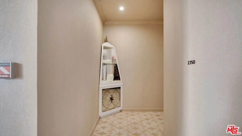 Interior 3