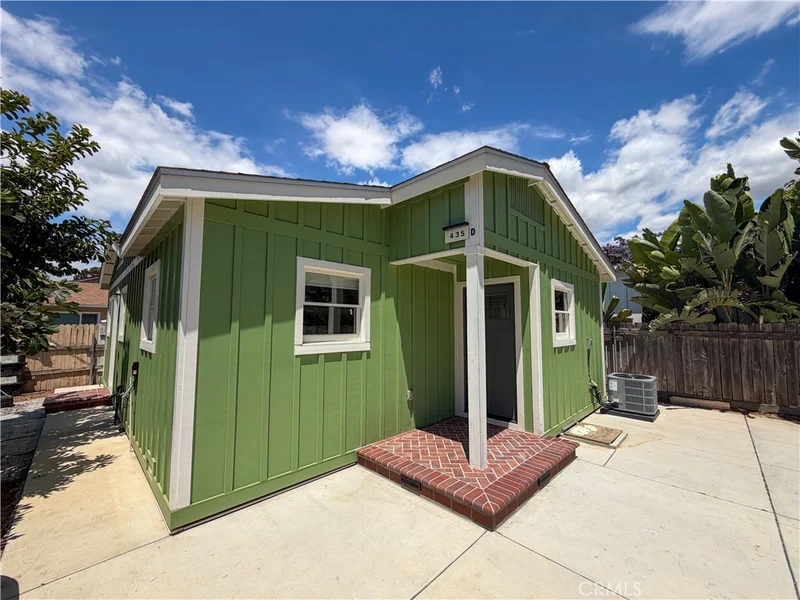 435 N Cypress D