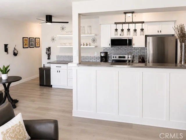 3609 2nd E 205 photo 2