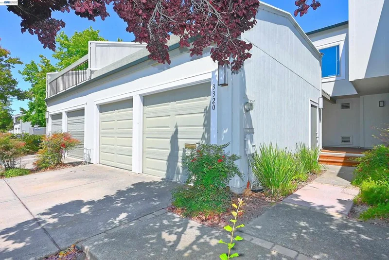 3320 Kimberly Way
