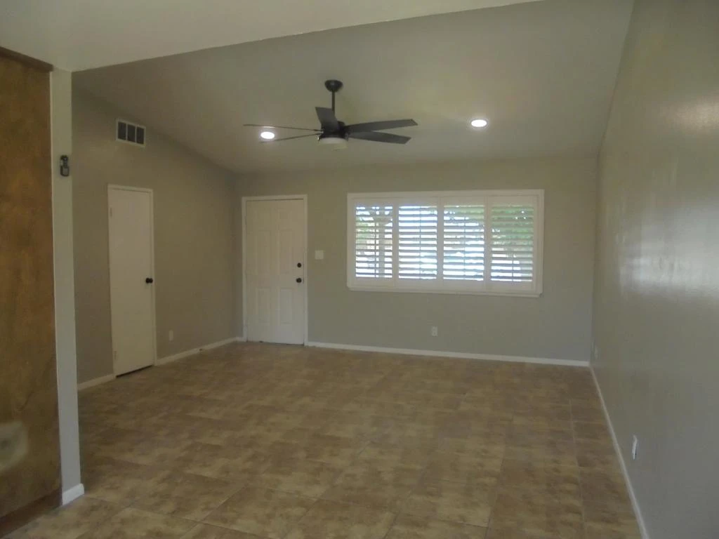 Interior 4