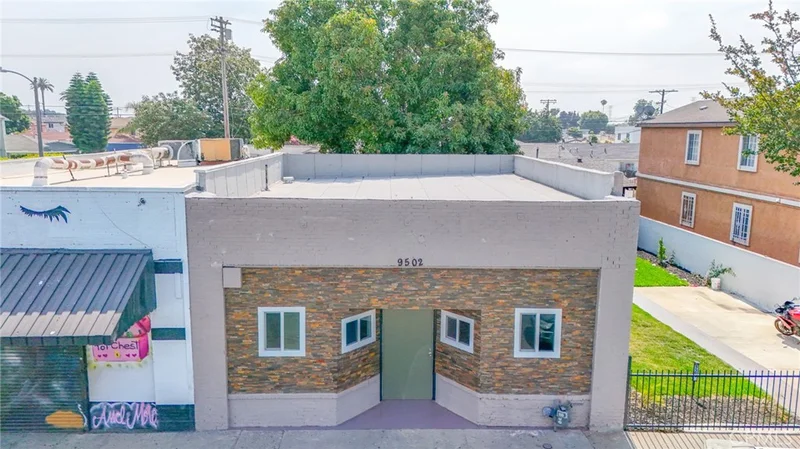9502 S Main, Los Angeles, CA 90003