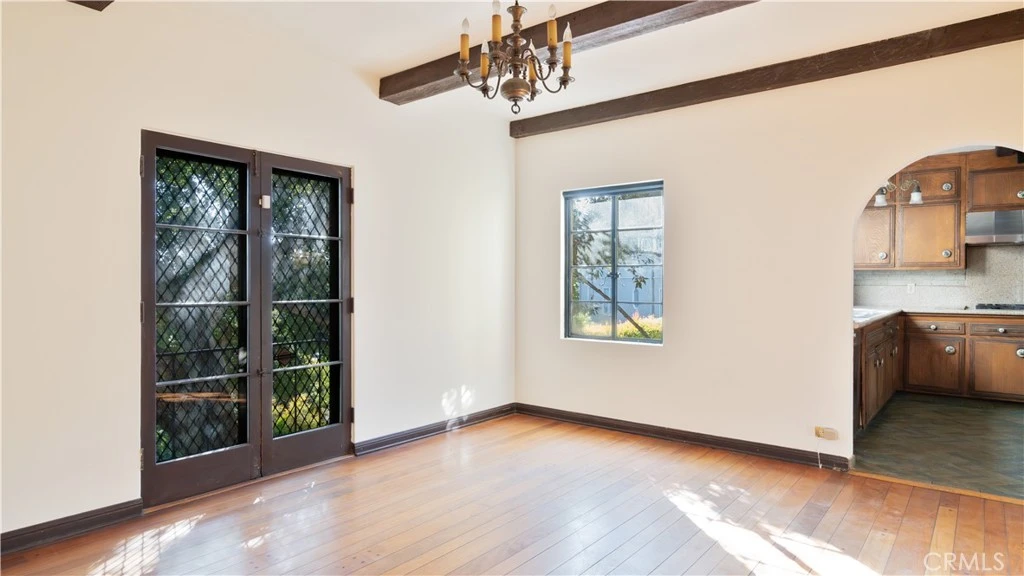 Interior 4
