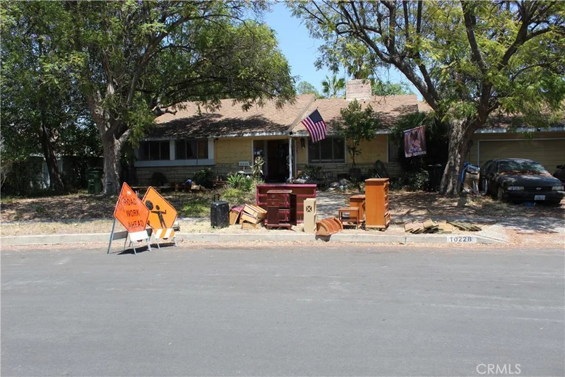 10228 Norwich, San Fernando, CA 91345