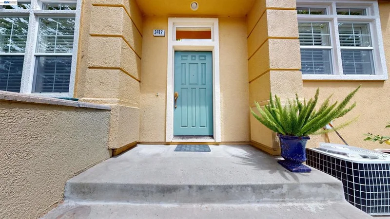 3412 Fitzsimmons Cmn photo 2